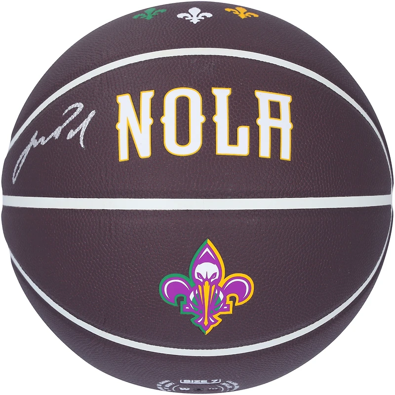 Ballon de basket-ball de collection dédicacé par Jordan Poole New Orleans Pelicans Wilson City Edition
