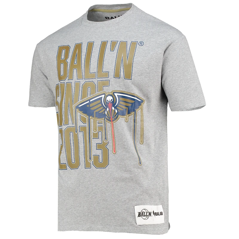 V118178 PELICN GRIS HOMME BALL'N SINCE SS TEE TEEMENSCR