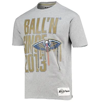 V118178 PELICN GRIS HOMME BALL'N SINCE SS TEE TEEMENSCR