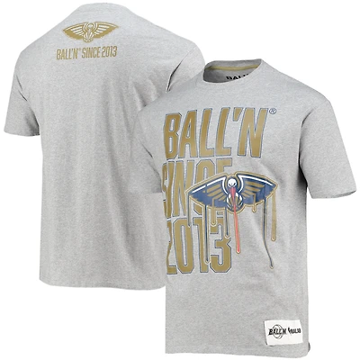 V118178 PELICN GRIS HOMME BALL'N SINCE SS TEE TEEMENSCR