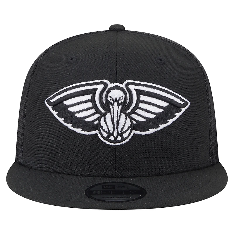 Men's New Era Black New Orleans Pelicans 9FIFTY Snapback Trucker Hat