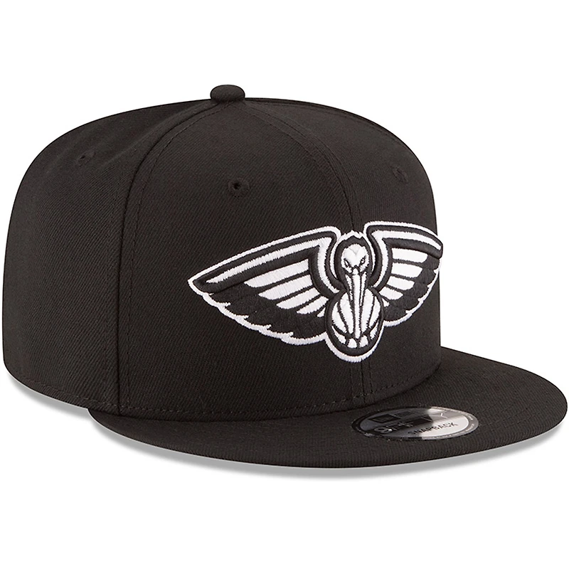 Men's New Era Black New Orleans Pelicans Black & White Logo 9FIFTY Adjustable Snapback Hat