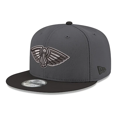 Men's New Era Gray/Black New Orleans Pelicans Logo 2-Tone 9FIFTY Snapback Hat