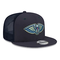Casquette snapback 9FIFTY New Era bleu marine pour homme, logo principal des Pelicans de la Nouvelle-Orléans.