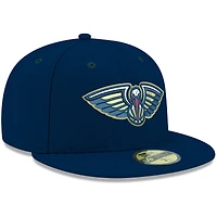 Casquette ajustée New Era 59FIFTY pour homme, bleu marine, couleurs officielles des Pelicans de La Nouvelle-Orléans