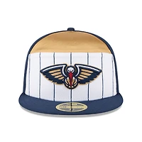 Casquette ajustée New Era 59FIFTY blanche/bleu marine Orleans Pelicans 2025 NBA Tip Off Split Panel pour homme