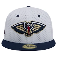Casquette ajustée New Era Orleans Pelicans Throwback 2Tone 59FIFTY pour hommes, blanc/bleu marine
