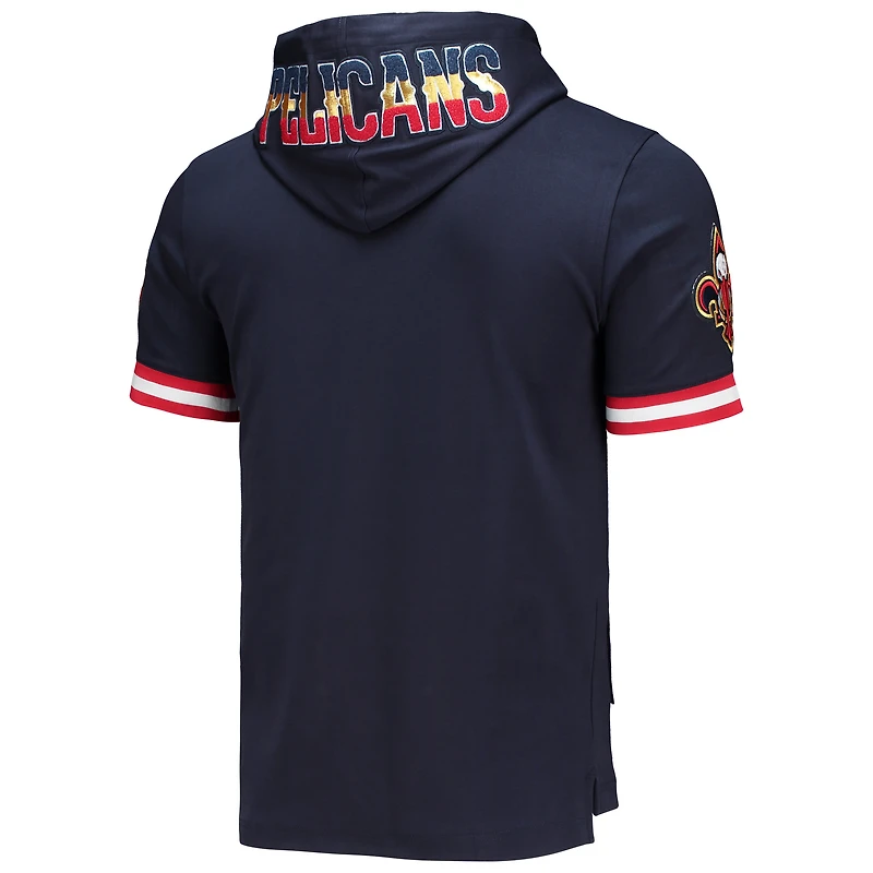 Pro Standard Zion Williamson Navy New Orleans Pelicans Nom et numéro Pull à capuche manches courtes pour hommes