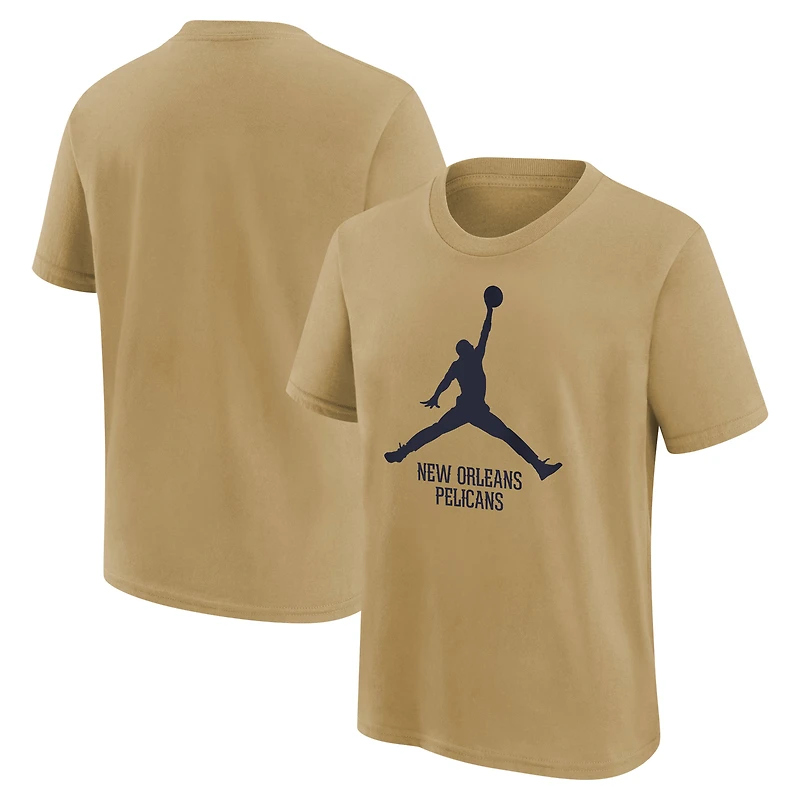 T-shirt Jordan Brand Gold New Orleans Pelicans Essential Jumpman Logo pour enfant