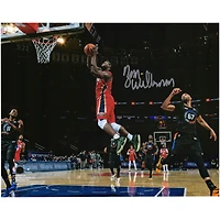 Photo dédicacée de Zion Williamson (New Orleans Pelicans) - Match contre les New York Knicks (20 x 25 cm)