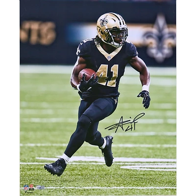 Photo verticale du maillot noir autographié d'Alvin Kamara (New Orleans Saints), format 16 x 20 pouces