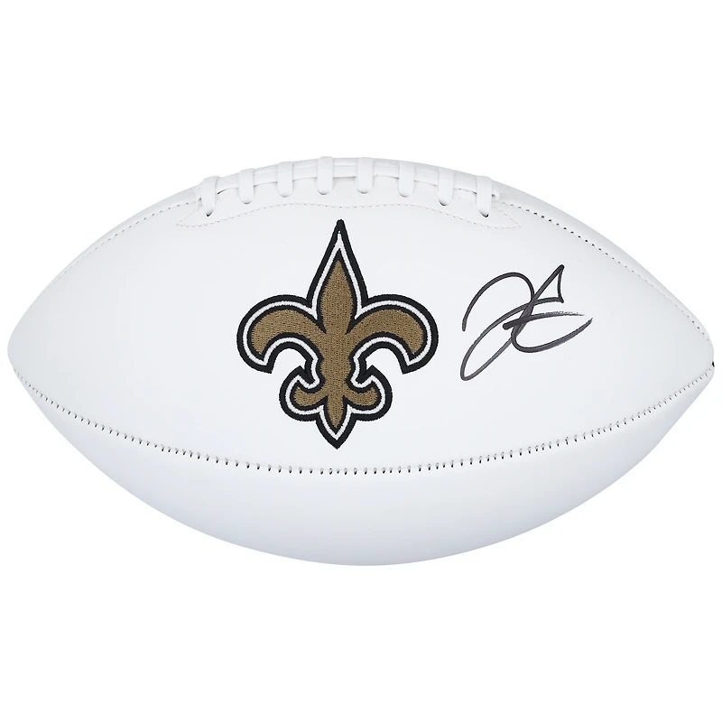 Ballon de football blanc autographié par Derek Carr des New Orleans Saints