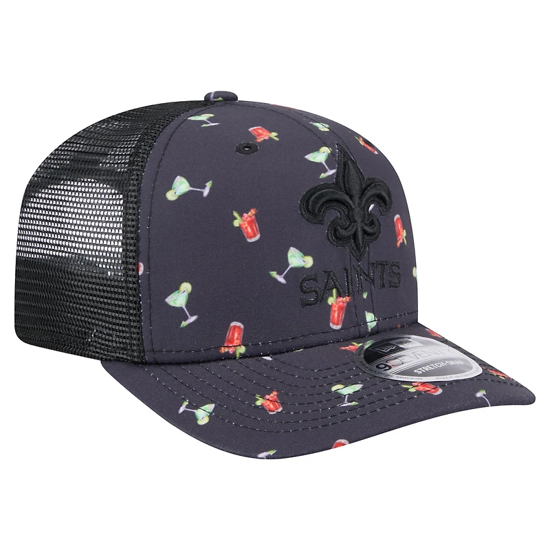 Casquette extensible à boutons-pression New Era bleu marine/noir New Orleans Saints Adventure Drinks Pattern 9SEVENTY pour homme