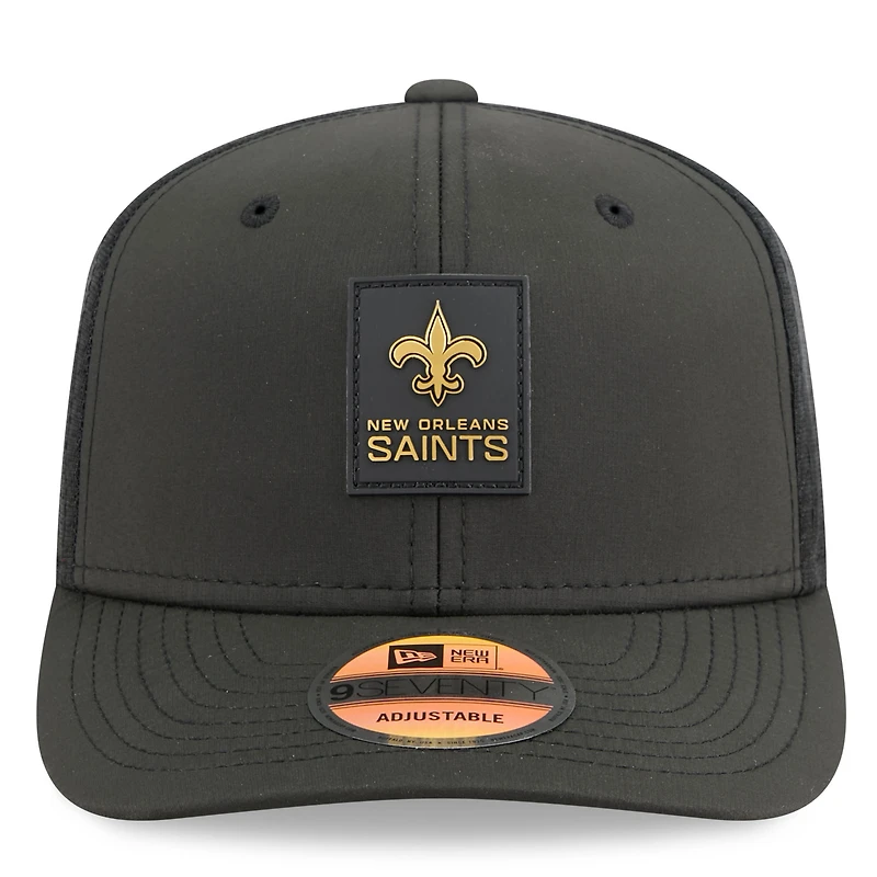 Men's New Era Black New Orleans Saints 2025 Sideline 9SEVENTY Adjustable Trucker Hat