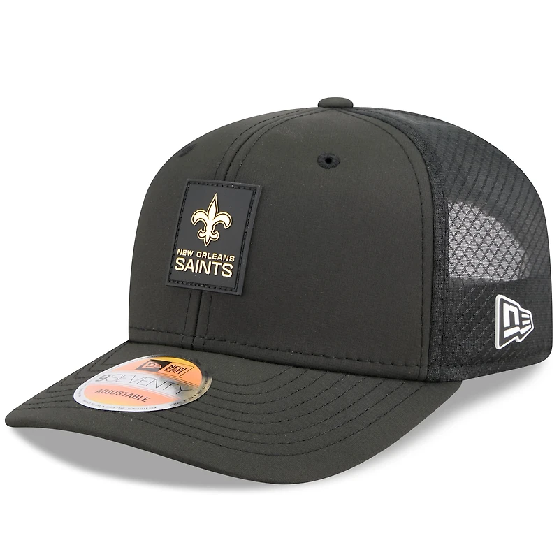 Men's New Era Black New Orleans Saints 2025 Sideline 9SEVENTY Adjustable Trucker Hat