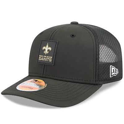 Men's New Era  Black New Orleans Saints 2025 Sideline 9SEVENTY Adjustable Trucker Hat