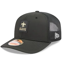 Men's New Era  Black New Orleans Saints 2025 Sideline 9SEVENTY Adjustable Trucker Hat