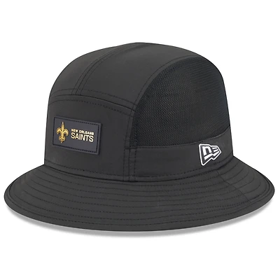 Bob New Era noir Orleans Saints 2025 Sideline pour homme
