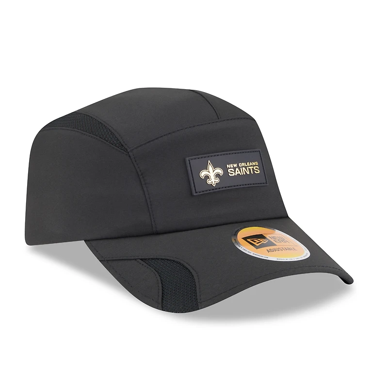 Men's New Era Black New Orleans Saints 2025 Sideline  Runner Adjustable Hat
