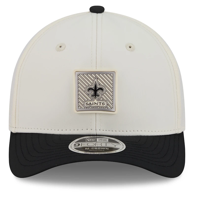 Casquette ajustable New Era crème/noire pour homme, modèle 9FORTY, New Orleans Saints, camp d'entraînement NFL 2026