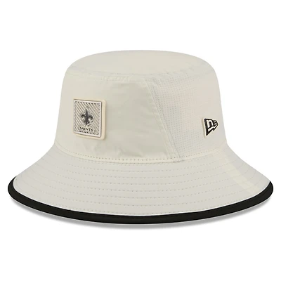 Bob de sport New Era crème pour homme, New Orleans Saints, camp d'entraînement NFL 2026