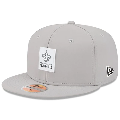 Casquette ajustée New Era grise Orleans Saints 2025 Sideline 59FIFTY pour homme