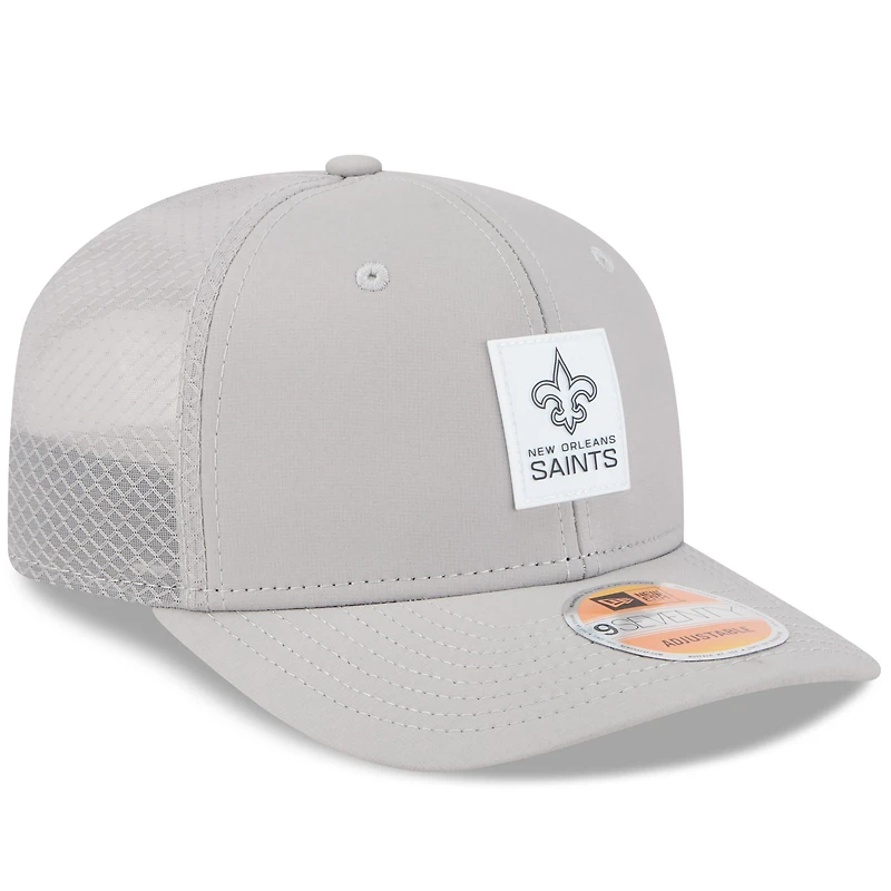 Men's New Era Gray New Orleans Saints 2025 Sideline  9SEVENTY Adjustable Trucker Hat