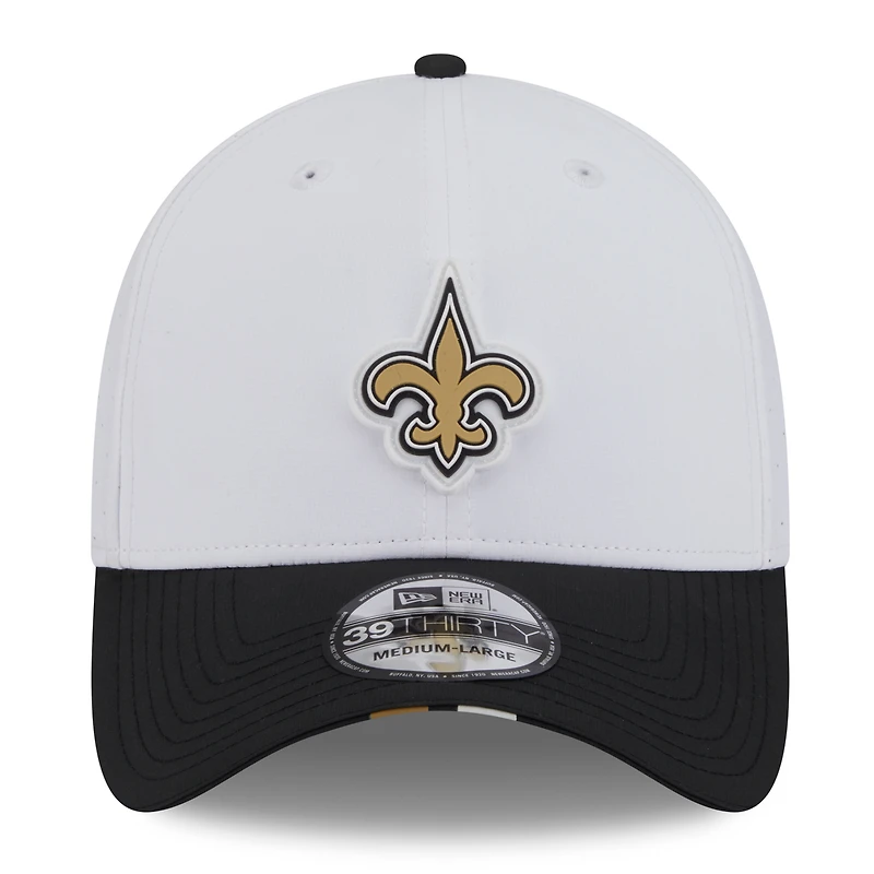 Men's New Era  White/Black Orleans Saints 2025 NFL Training Camp 39THIRTY Flex Hat