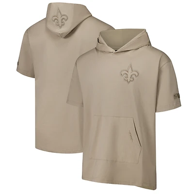 Sweat à capuche manches courtes pour homme Pro Standard Tan New Orleans Saints Neutrals Capsule