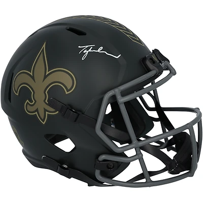 Casque réplique Riddell Speed ​​2025 Salute To Service autographié par Tyler Shough des Saints de la Nouvelle-Orléans