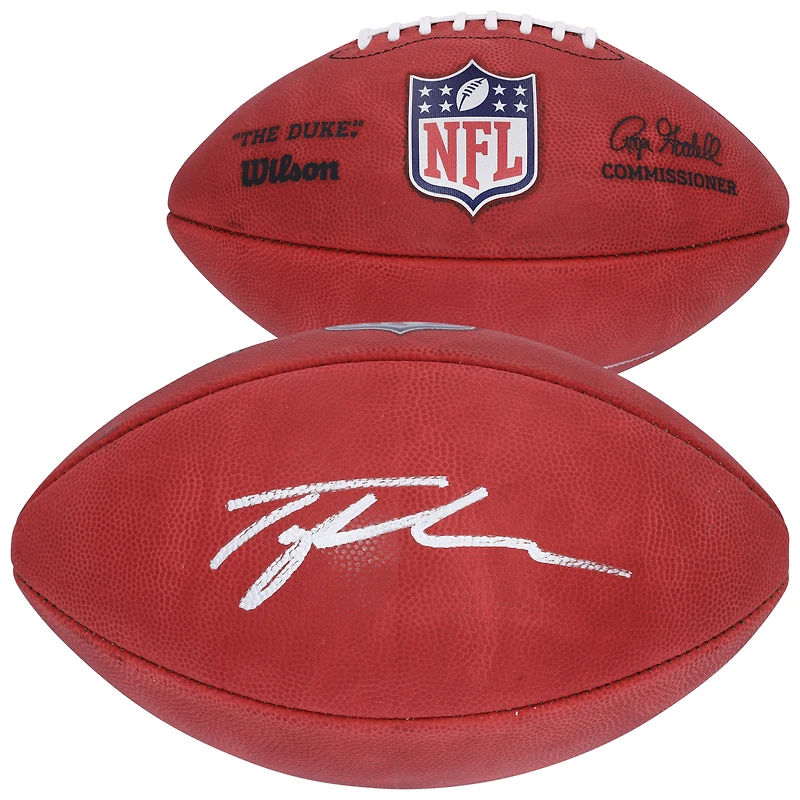 Ballon de football Wilson Duke en couleur autographié par Tyler Shough, New Orleans Saints