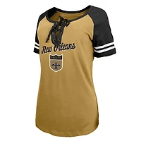 T-shirt raglan à lacets New Orleans Saints Legacy Era doré/noir pour femme