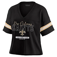 T-shirt court à col en V et blocs de couleurs pour femme WEAR by Erin Andrews, noir, style boxy, des New Orleans Saints