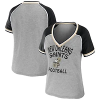 T-shirt à col en V court et raglan pour femme WEAR by Erin Andrews Heather Grey New Orleans Saints