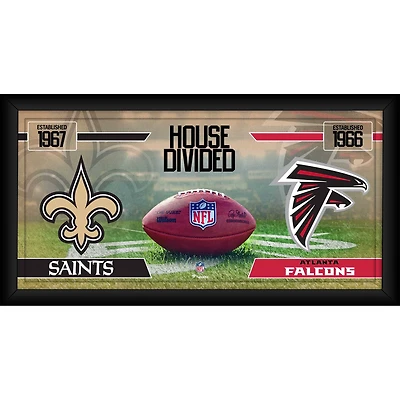 Collage de football américain encadré 10" x 20" représentant le match des Saints de la Nouvelle-Orléans contre les Falcons d'Atlanta.