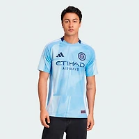 maillot réplique du de joueur adidas Julian Fernandez bleu clair New York City FC 2025 The Excelsior Kit pour homme