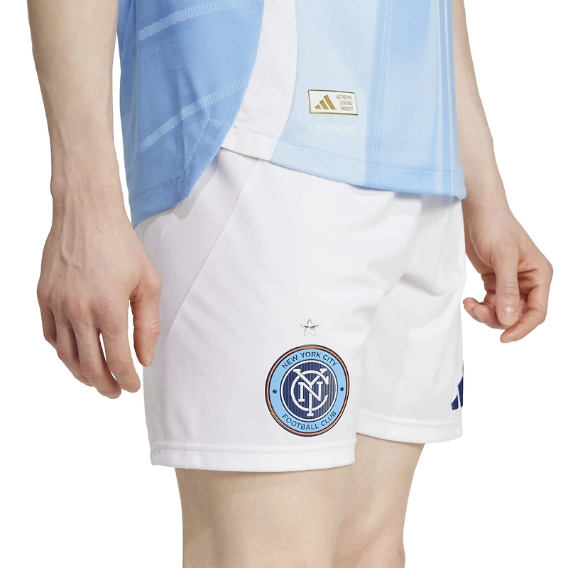 Short adidas blanc New York City FC Domicile 2025 The Excelsior Kit Authentic pour homme