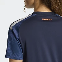 Maillot réplique adidas bleu pour femme du New York City FC, édition 2026 « All Nations ».