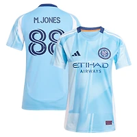 maillot réplique du de joueur adidas Malachi Jones bleu clair New York City FC 2025 The Excelsior Kit pour femme