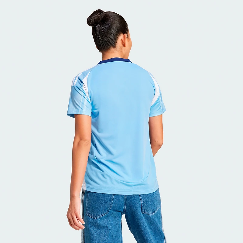 maillot réplique du de joueur adidas Malachi Jones bleu clair New York City FC 2025 The Excelsior Kit pour femme