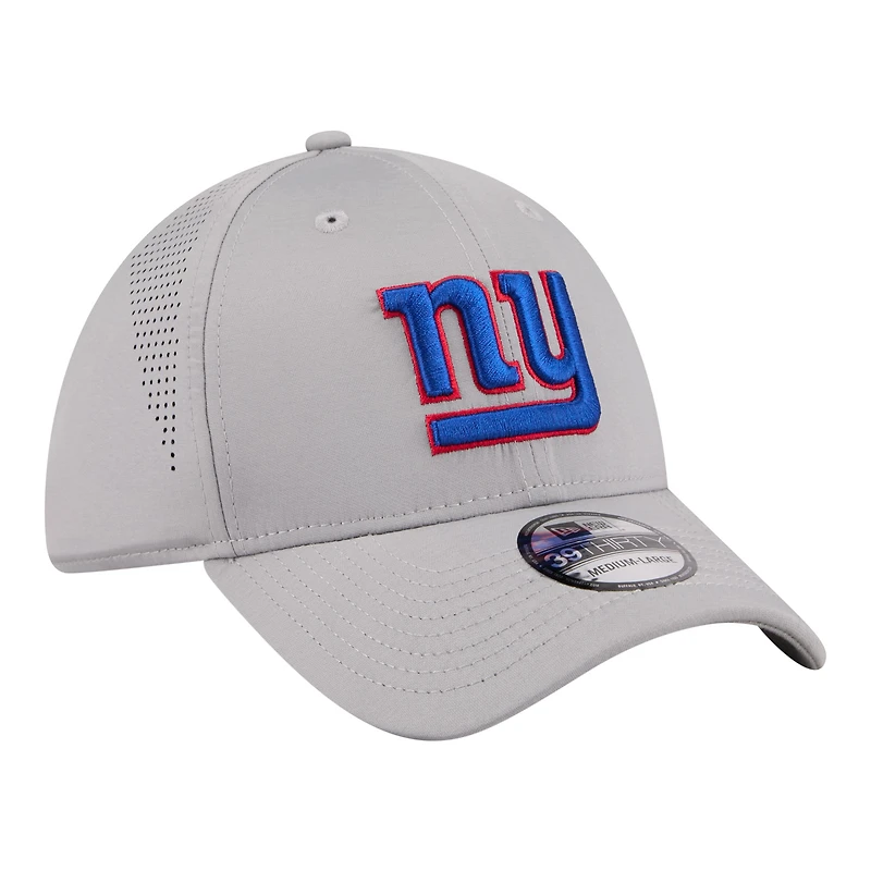 Men's New Era  Gray York Giants Perforated 39THIRTY Flex Hat