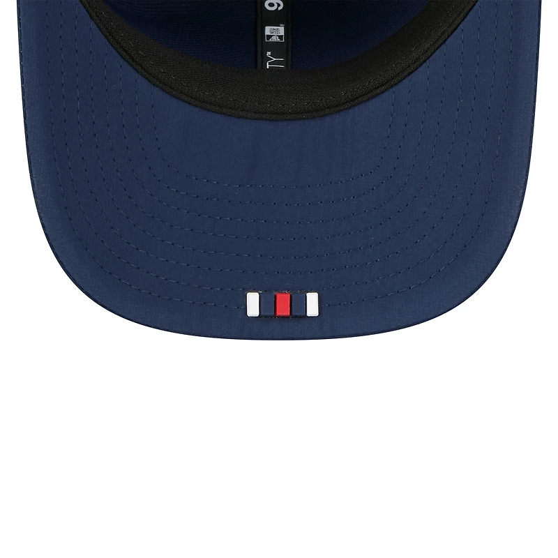 Men's New Era Navy New York Giants 2025 Sideline Throwback 9SEVENTY Trucker Adjustable Hat
