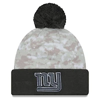 Bonnet en tricot à revers avec pompon et motif camouflage numérique New Era New York Giants 2024 Salute To Service blanc/graphite pour homme
