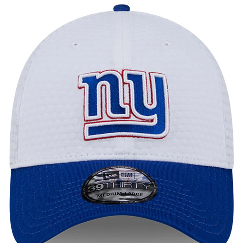 Casquette flexible 39THIRTY New Era pour hommes, blanc/royal, York Giants 2024 NFL Training Camp