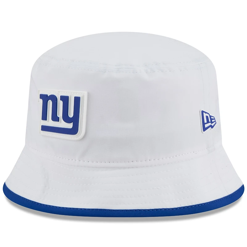 Bob New Era blanche extensible pour homme, camp d'entraînement NFL 2025 des New York Giants
