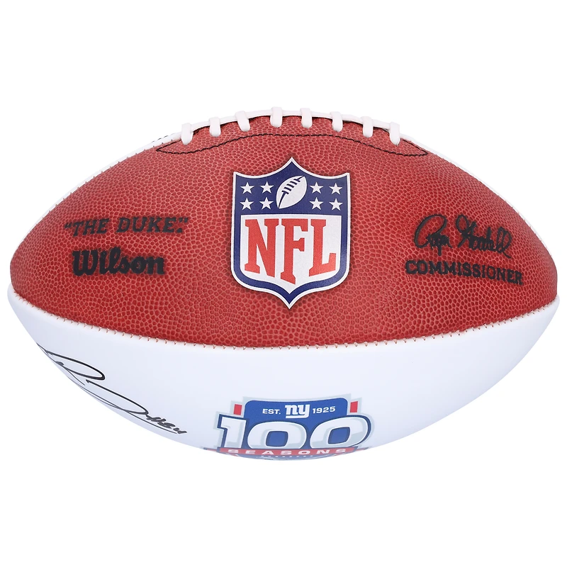 Ballon de football américain Wilson à panneau blanc autographié par Theo Johnson, des Giants de New York, pour le 100e anniversaire de sa première saison.