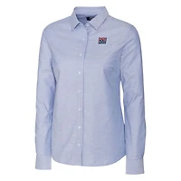 Chemise à manches longues boutonnée Cutter & Buck pour femme, bleu poudré, logo rétro des Giants de New York.