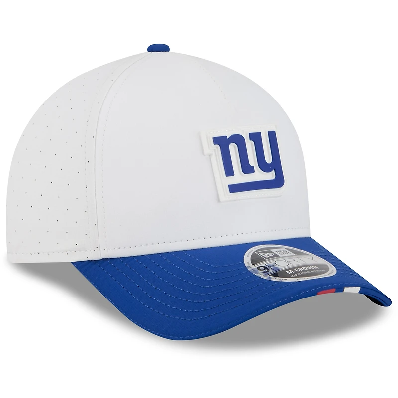 Casquette ajustable New Era 9FORTY A-Frame pour jeunes New York Giants, blanche/bleu marine, pour le camp d'entraînement NFL 2025