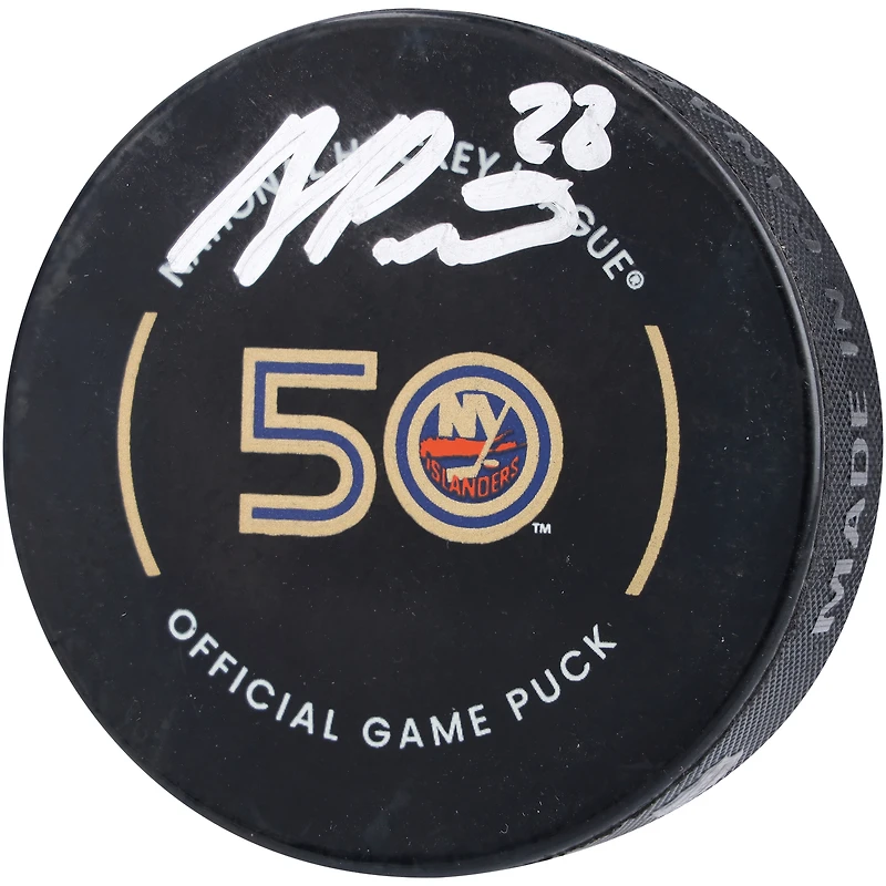 Rondelle de match officielle autographiée par Alexander Romanov des Islanders de New York