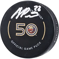 Rondelle de match officielle autographiée par Alexander Romanov des Islanders de New York